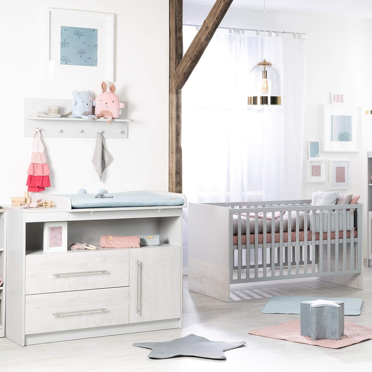 Bett 2' Komplettset 'Maren inkl. Kombi-, 70 × 140 cm, und breiter Wickelkommode, Lichtgrau/Weiß, roba