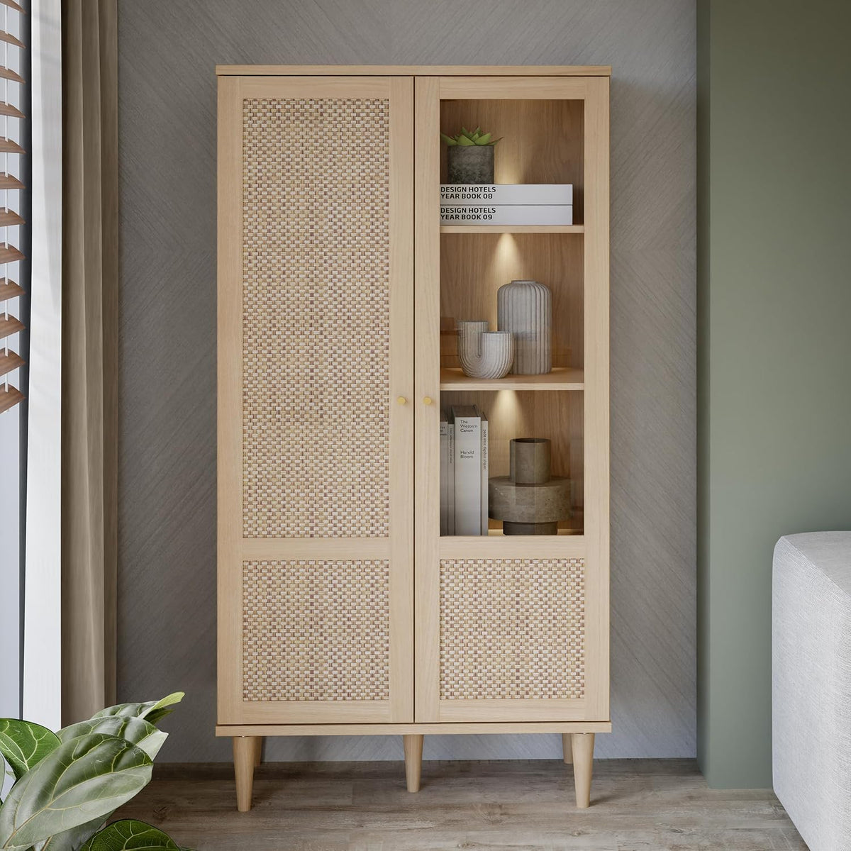 Forte Glasvitrine, CALASETTA Vitrine 80, Boho-Vitrinenschrank mit Rattangeflecht, 2-türig, Holzwerkstoff, Elegancia Eiche