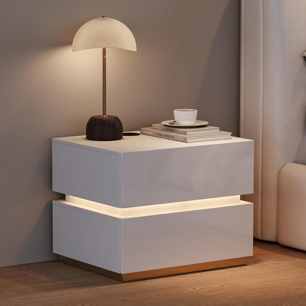 Ladestation LED Smart Nachttisch mit kabelloser, Nachttisch mit Schubladen & USB-Anschlüssen